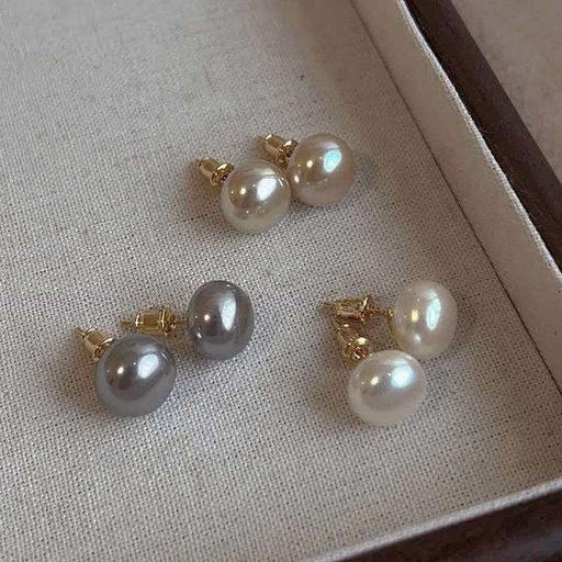 値下げしました❣️ピアス　グレーの写真2枚目