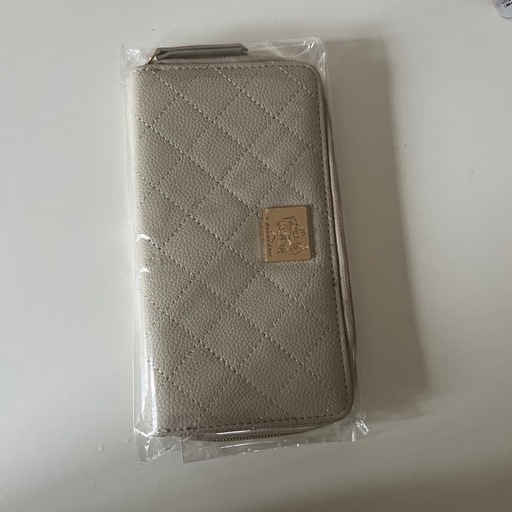 値下げしました。未使用　長財布