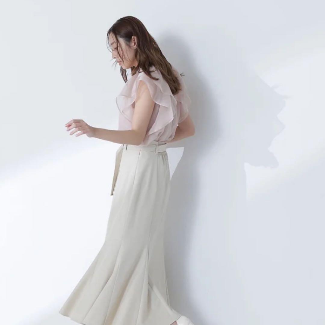 美品【ジャケット下にも】NATURAL BEAUTY BASICシアーフリルブラウスピンクの写真3枚目