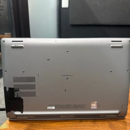 DELL Latitude 5520 15.6型 Core i5 16GB/512GBの写真4枚目