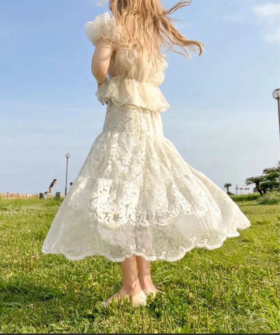 merrylatte アンティークシアーレーススカート アイボリーの写真2枚目