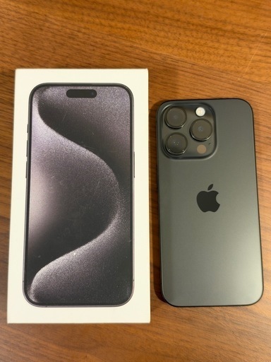 【訳あり品】iPhone 15 Pro 256GB ブラックチタニウム Apple正規店購入 液晶縦線あり•3倍ズーム黒点あり