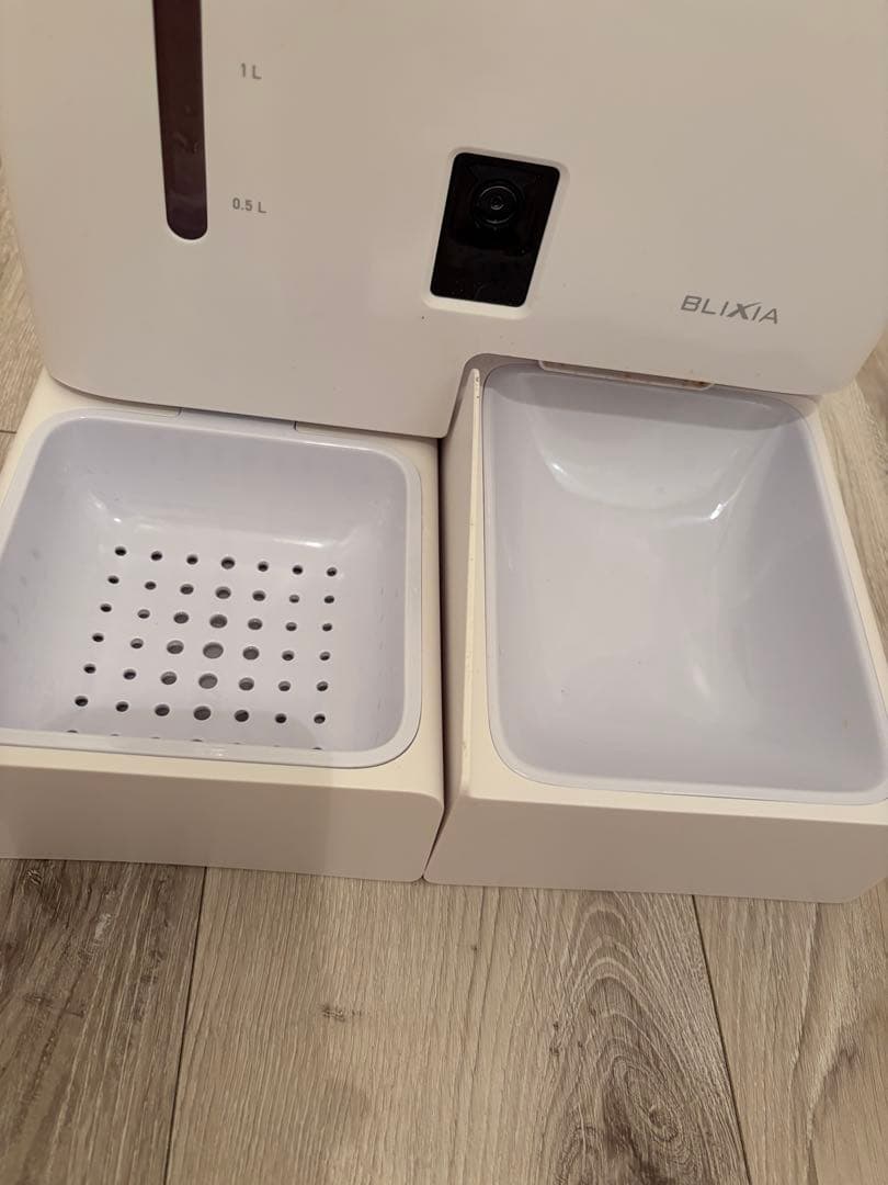 BLIXIA カメラ付き自動給餌器 給水器 一体型 ペット用 ブリシアの写真4枚目