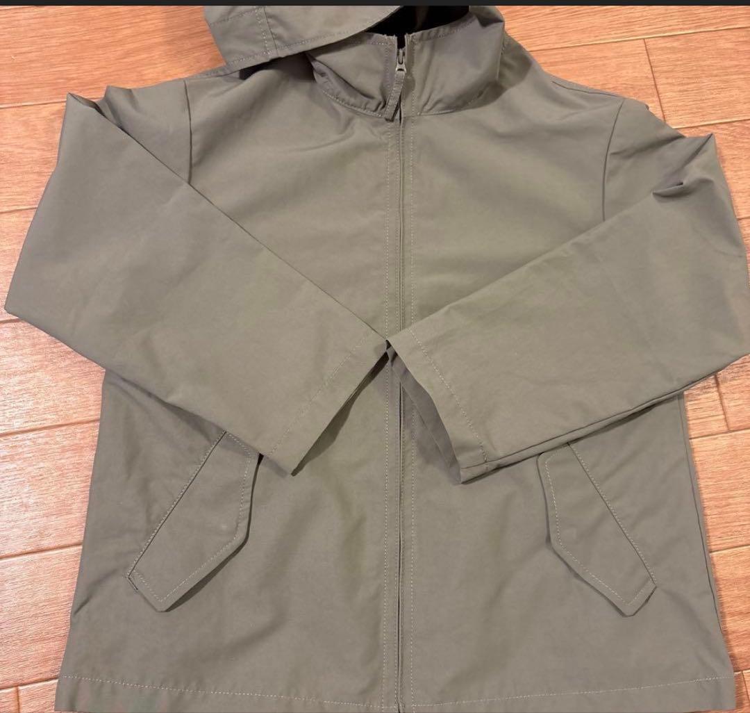 UNIQLO リラックスフィットパーカ 140cmの写真3枚目