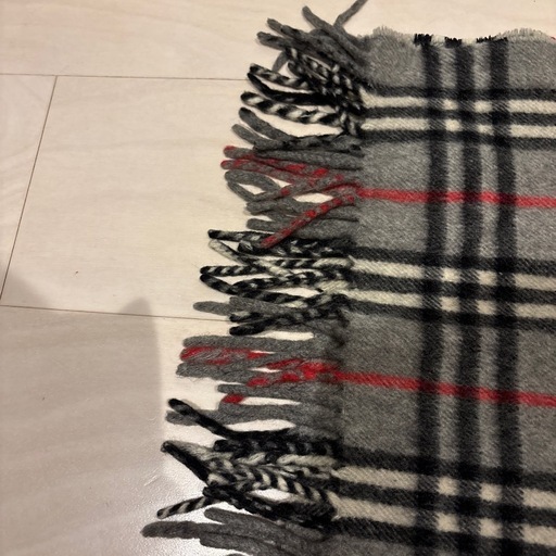 BURBERRY バーバリー 膝掛け ストール マフラー 大判 グレー ノバチェックの写真3枚目