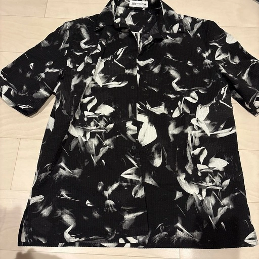 ZARA ザラ メンズ 半袖シャツ 総柄 花柄 アロハ モノトーンコーデ等