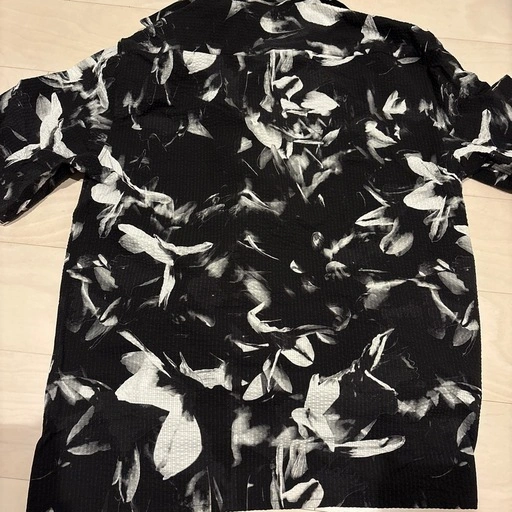ZARA ザラ メンズ 半袖シャツ 総柄 花柄 アロハ モノトーンコーデ等の写真2枚目