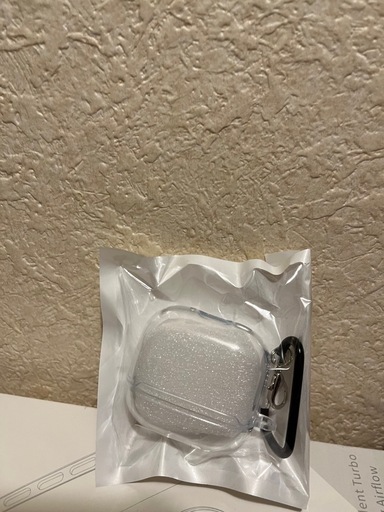 AirPods5 / AirPods4(ANC) 共用 クリアTPUケース カラビナ付き 新品未開封