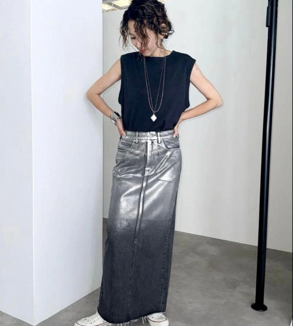 B.C STOCK DU JOUR/LEAN FOIL JEAN SKIRT