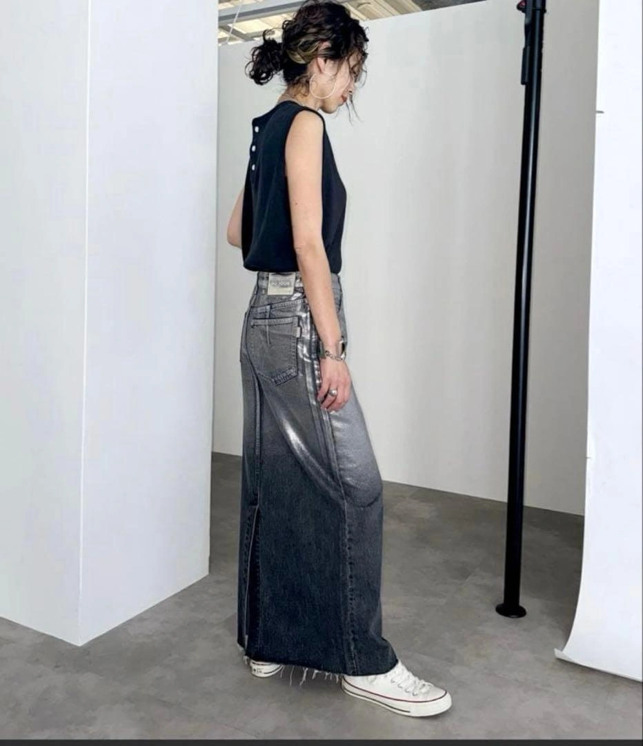 B.C STOCK DU JOUR/LEAN FOIL JEAN SKIRTの写真3枚目
