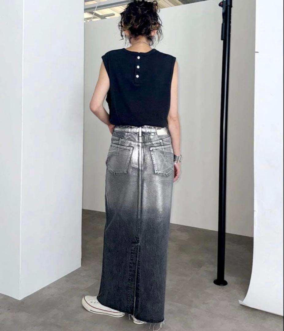 B.C STOCK DU JOUR/LEAN FOIL JEAN SKIRTの写真4枚目