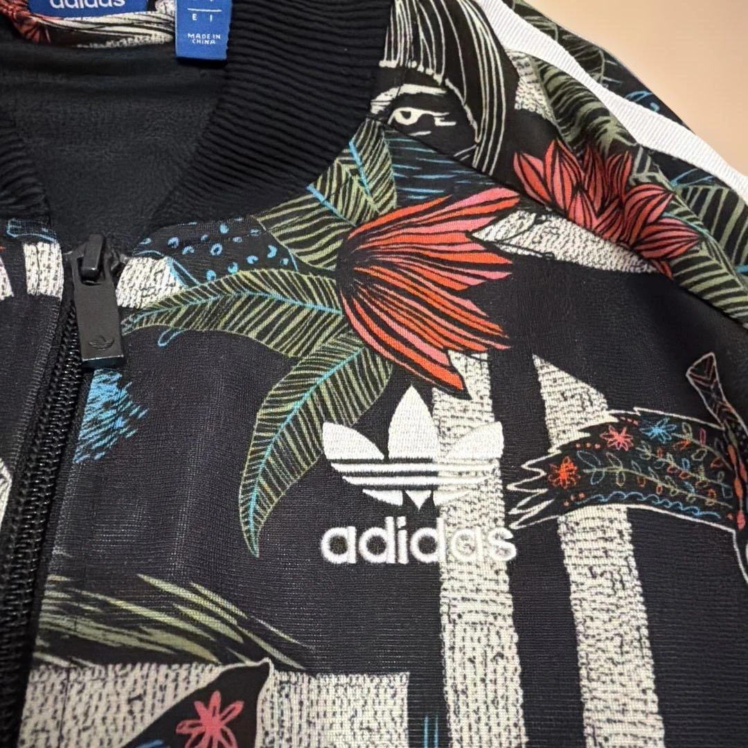 adidas トレフォイル 総柄 トラックジャケット Mの写真2枚目