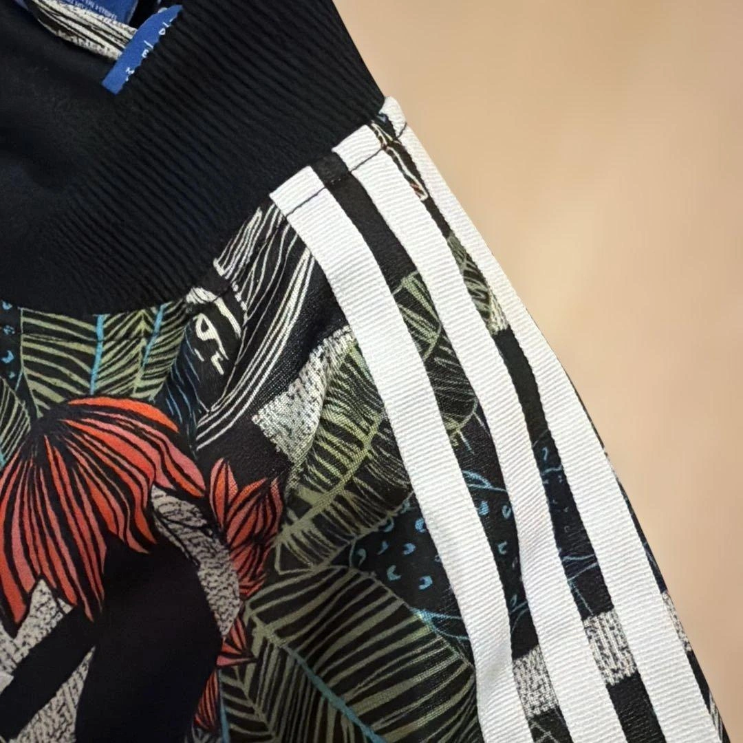 adidas トレフォイル 総柄 トラックジャケット Mの写真6枚目