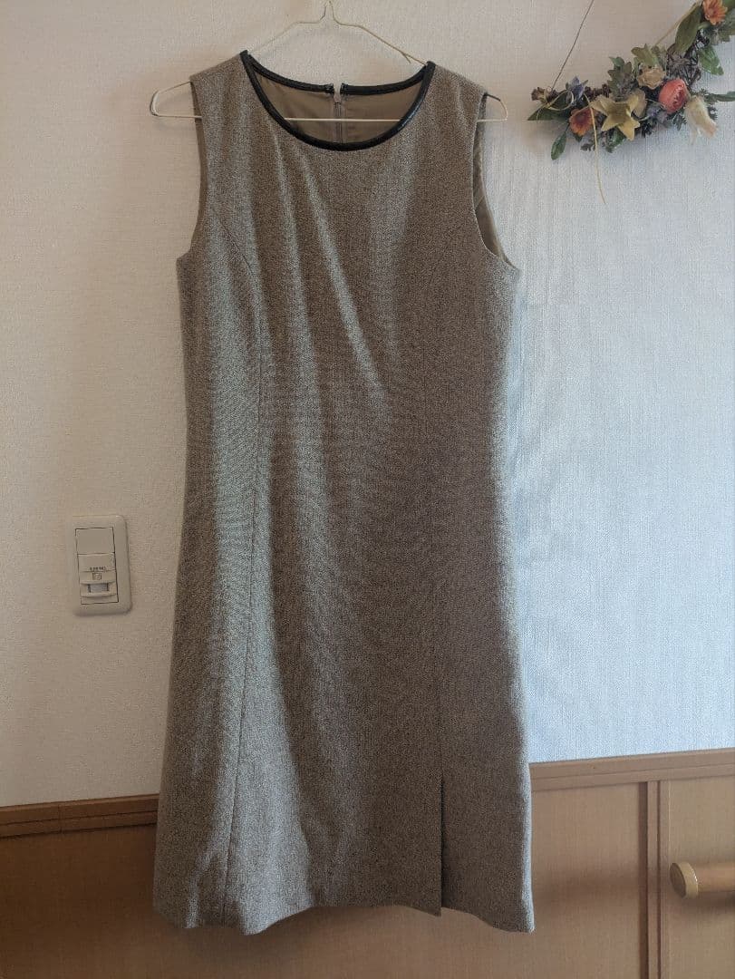 グレー ノースリーブ ワンピース