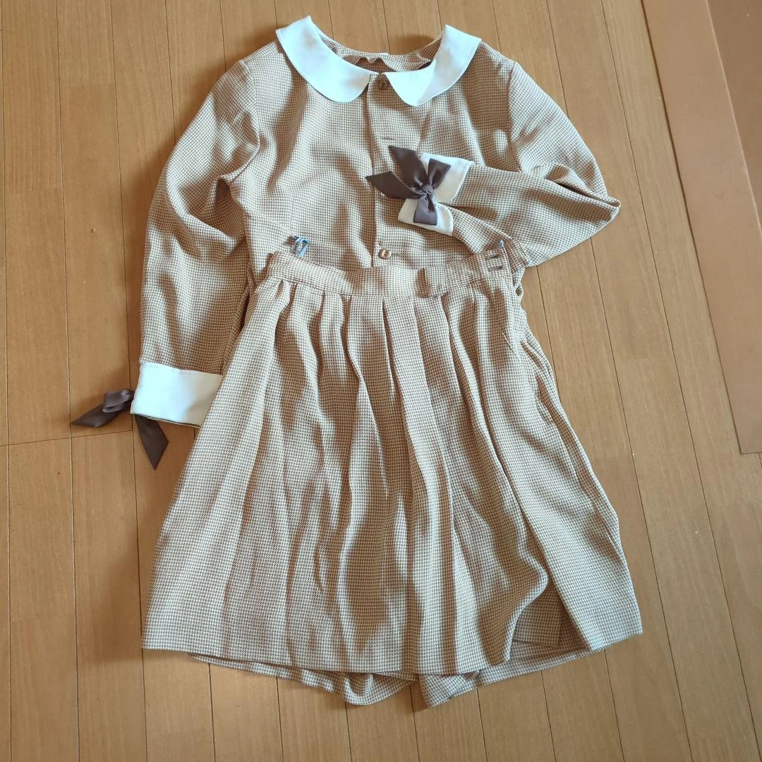 ブラウンチェックリボン付きセットアップの写真2枚目