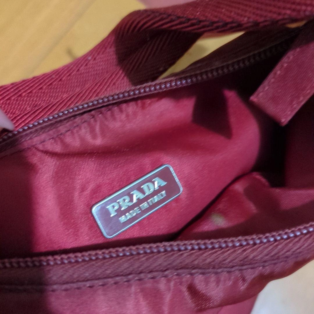 PRADA 赤 ナイロン ハンドバッグ クリーニング済みの写真8枚目