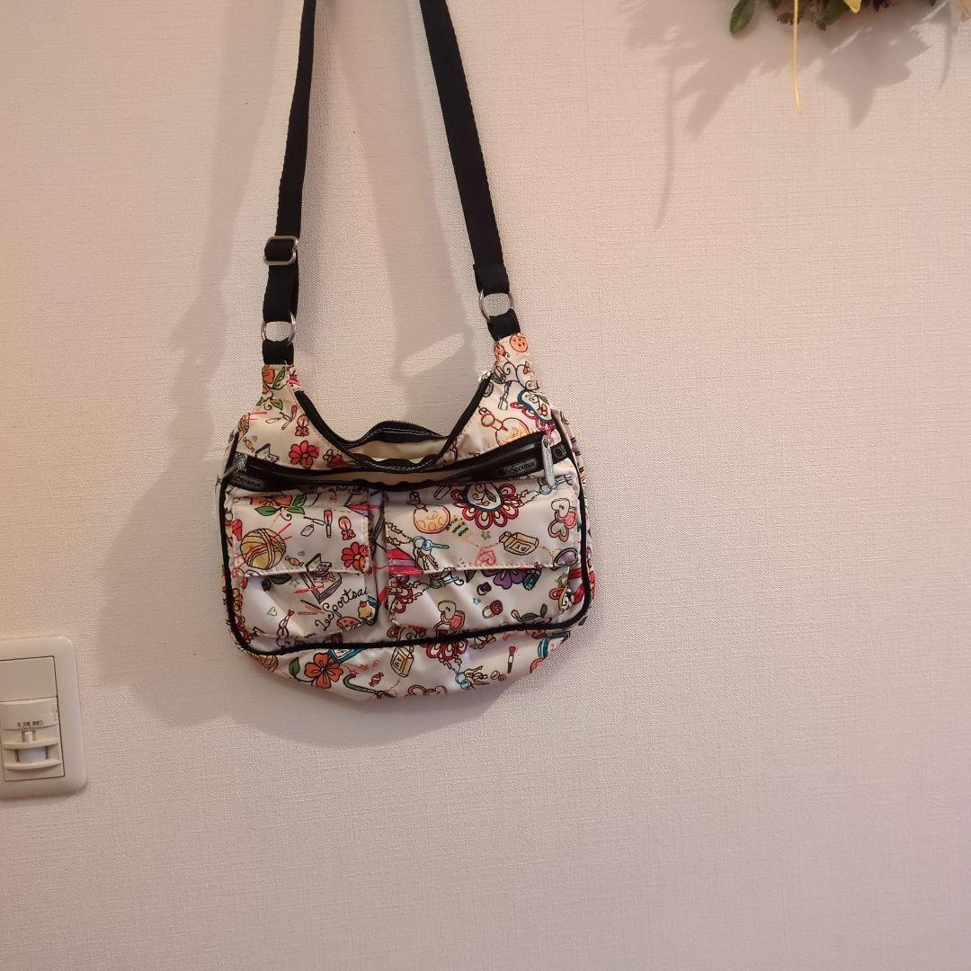 LeSportsac 限定柄 ショルダーバッグの写真2枚目