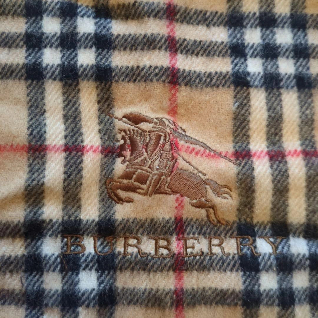 BURBERRY チェック柄 ストールの写真2枚目