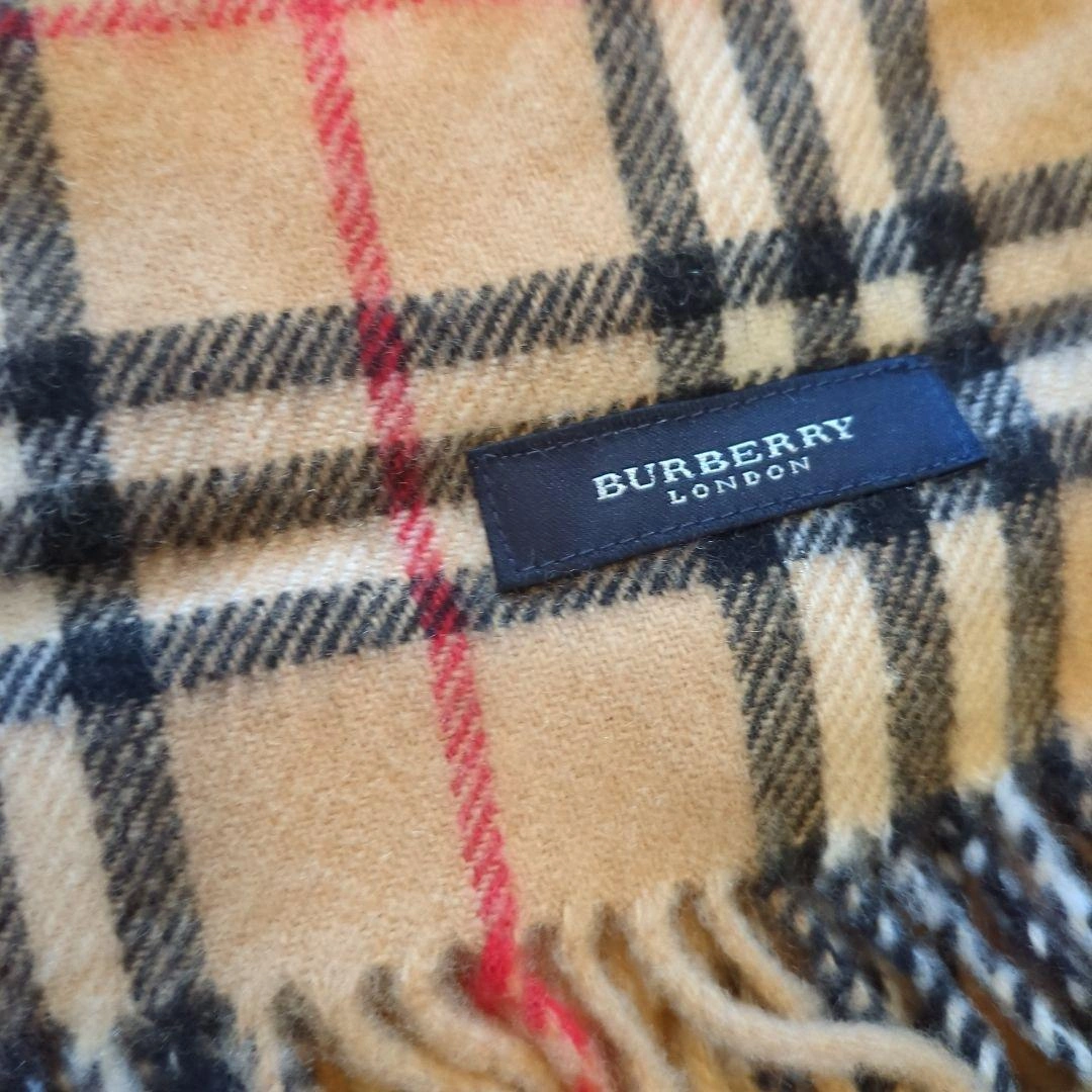 BURBERRY チェック柄 ストールの写真3枚目