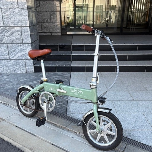【2023年前後モデル 】 ホールドオン HoldOn オシャレな 電動自転車 Q1J MATEみたいな形のバッテリー