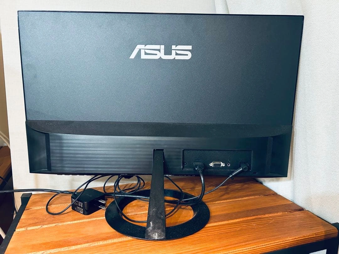 【3台まで注文可能】ASUS ディスプレイ モニター 本体の写真2枚目