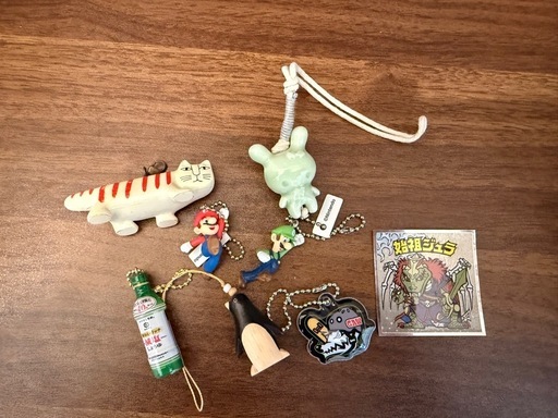 ライトニングケーブル ワイヤレス充電器 キーホルダー、シール ポーチなどの写真3枚目