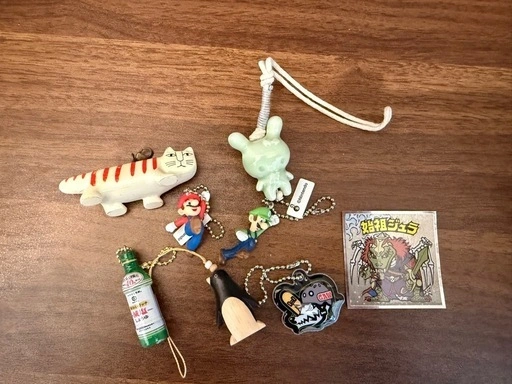 ライトニングケーブル ワイヤレス充電器 キーホルダー、シール ポーチなどの写真3枚目