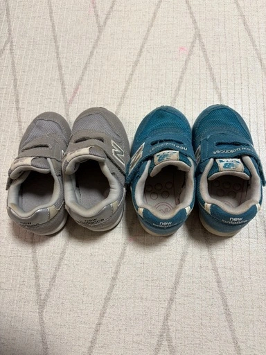 ニューバランス 996 スニーカー 13cm 2足セット グレー ブルー 双子の写真2枚目