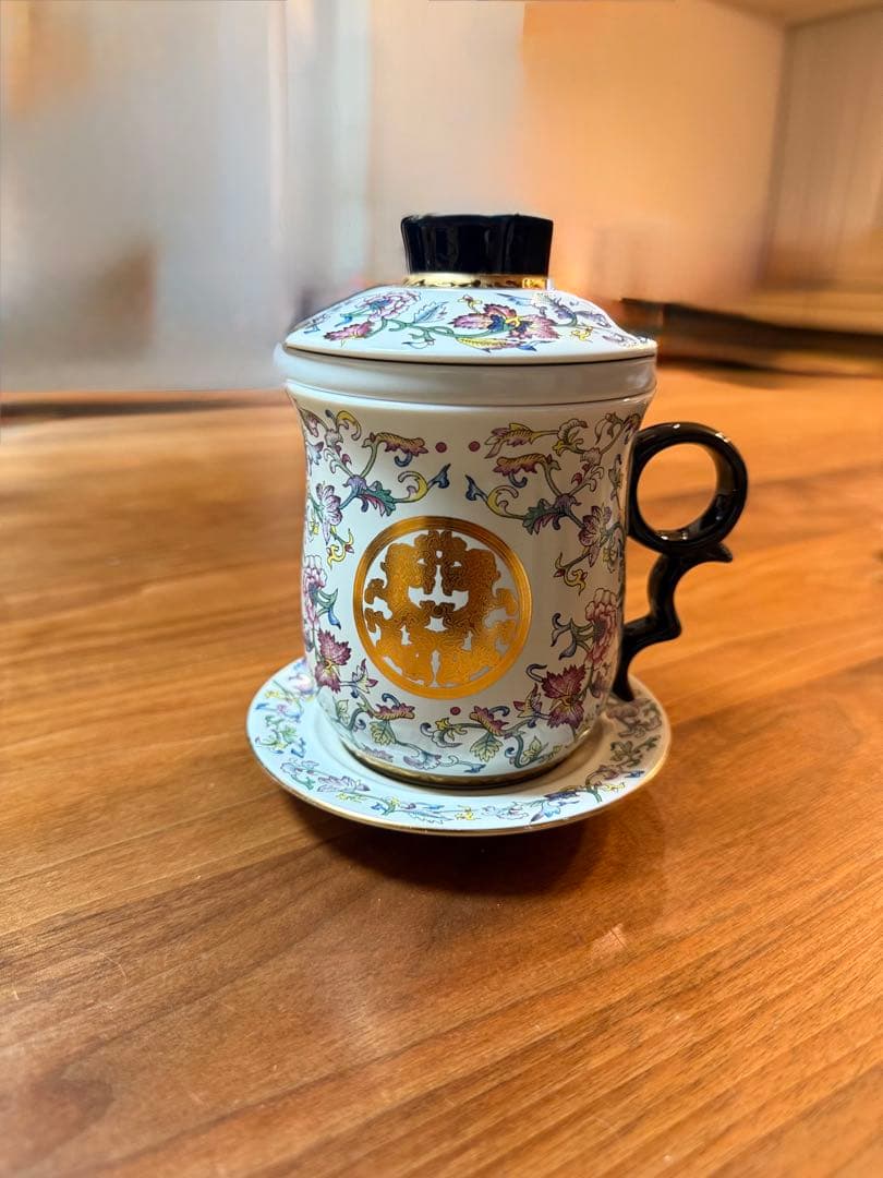 香港購入 中国風 蓋碗付きマグカップ 茶こし・受け皿セット 花柄