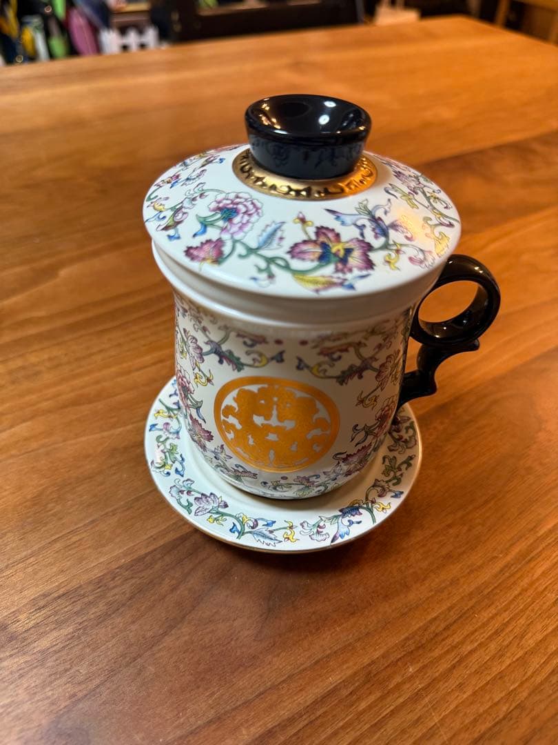香港購入 中国風 蓋碗付きマグカップ 茶こし・受け皿セット 花柄の写真2枚目