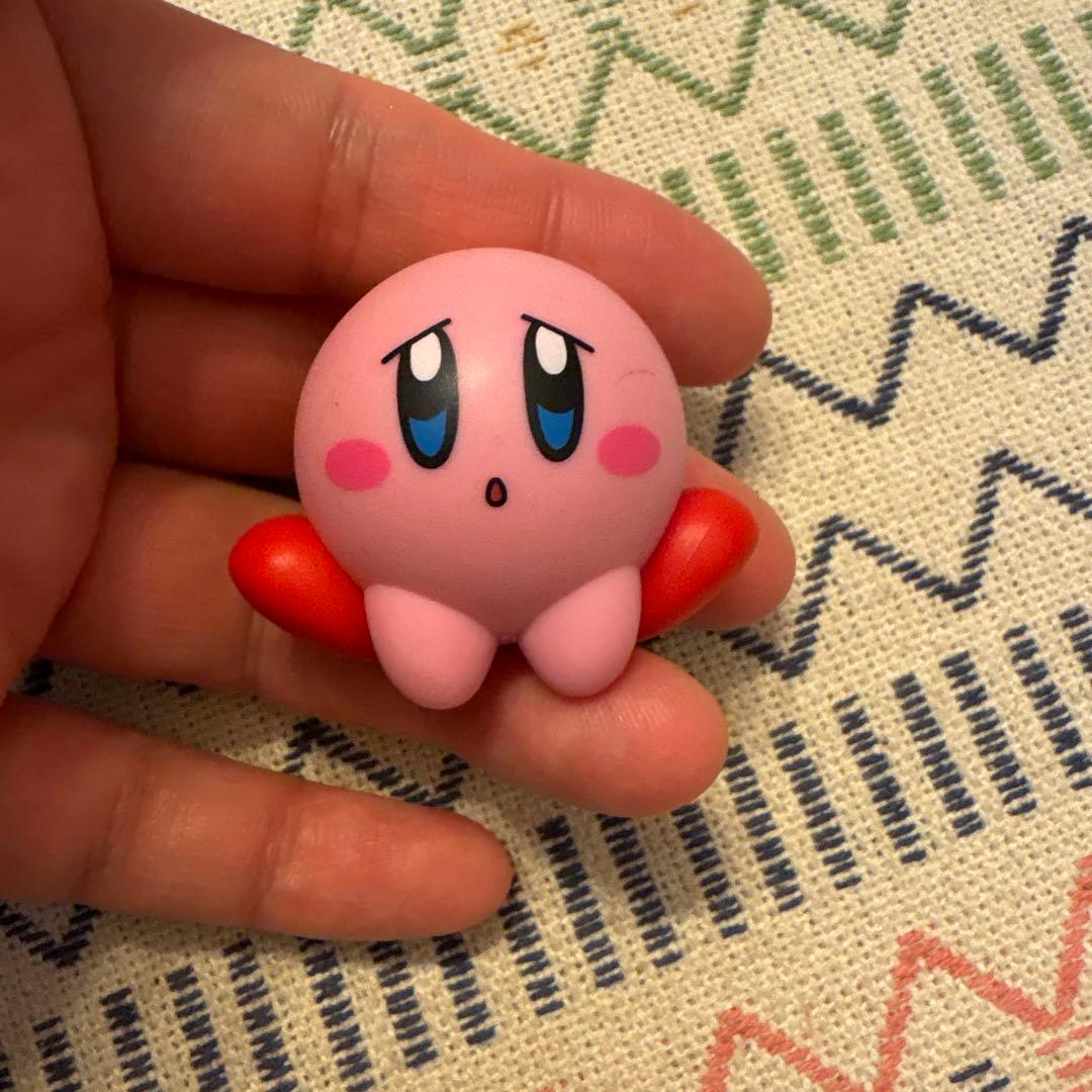 星のカービィー　ミニフィギュア&ピンバッチセットの写真3枚目
