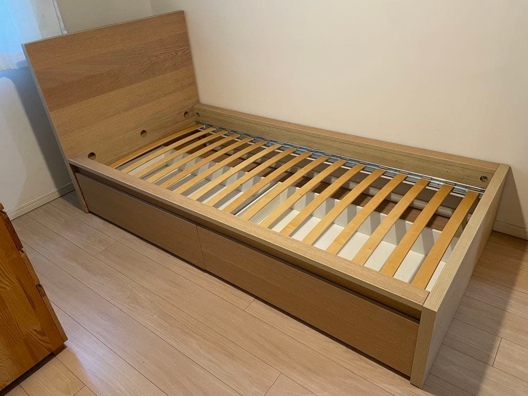 【お引取り限定】IKEA MALMシングルベッド、収納ボックス２個付きの写真2枚目
