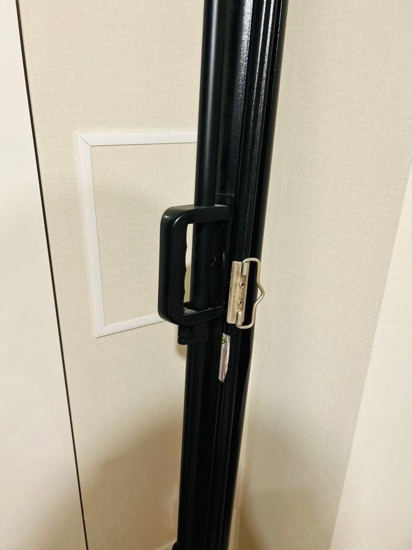 【美品】100インチ 三脚式 プロジェクタースクリーン 4:3の写真8枚目