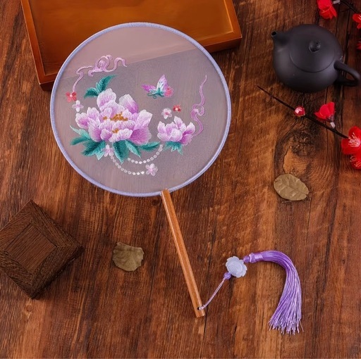 蘇州刺繍 団扇 牡丹と蝶 手刺繍 絹生地 パープル 房付き 伝統工芸 インテリア・贈り物