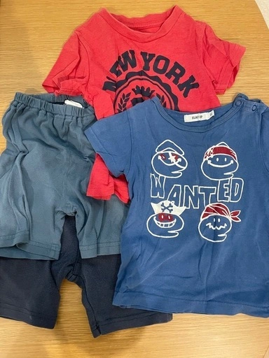 半袖Tシャツ2点とショートパンツ2点の計4点セット
