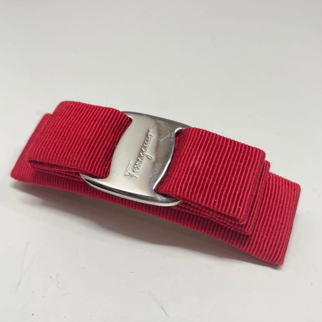 FERRAGAMO バレッタ　赤　レッド　フェラガモ