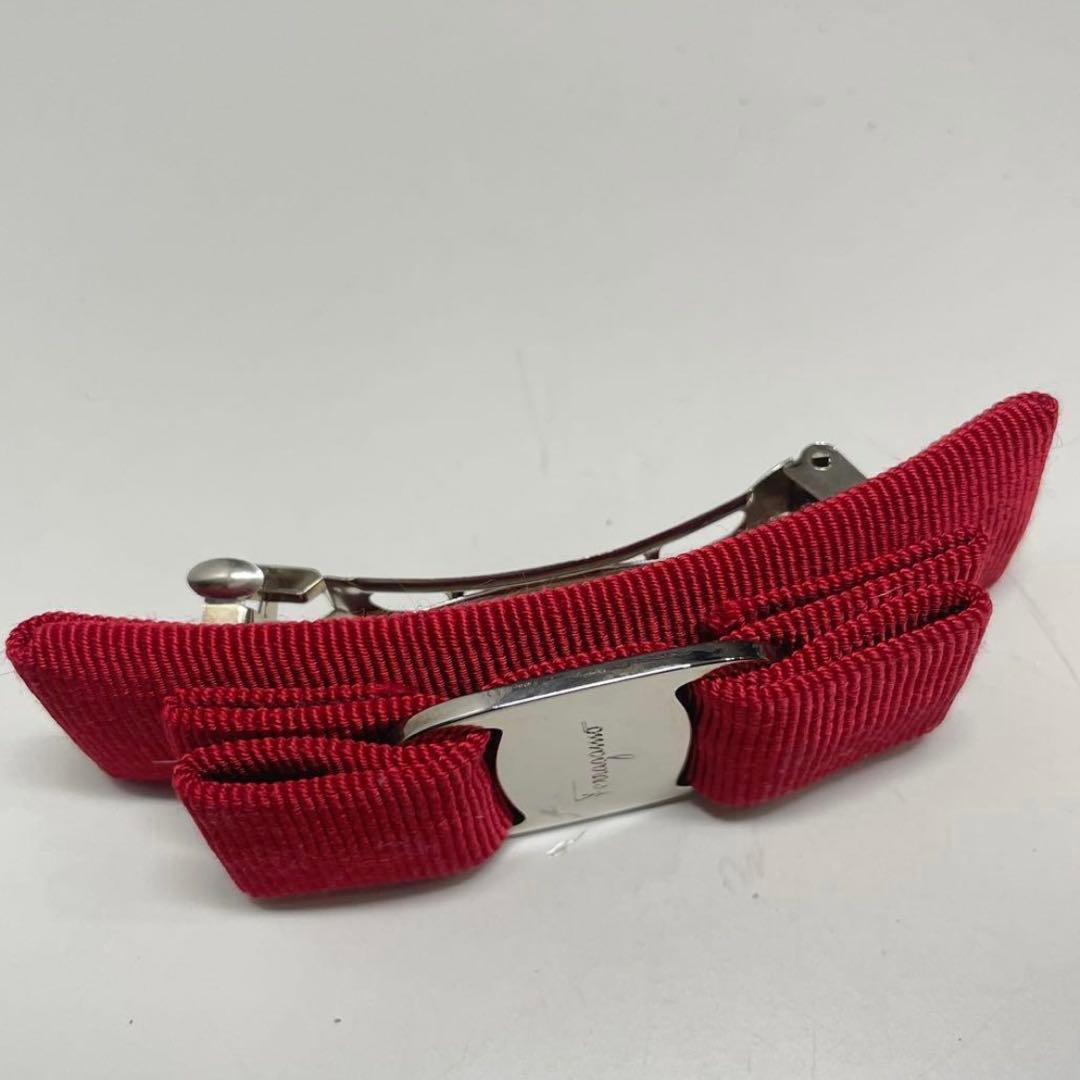 FERRAGAMO バレッタ　赤　レッド　フェラガモの写真3枚目