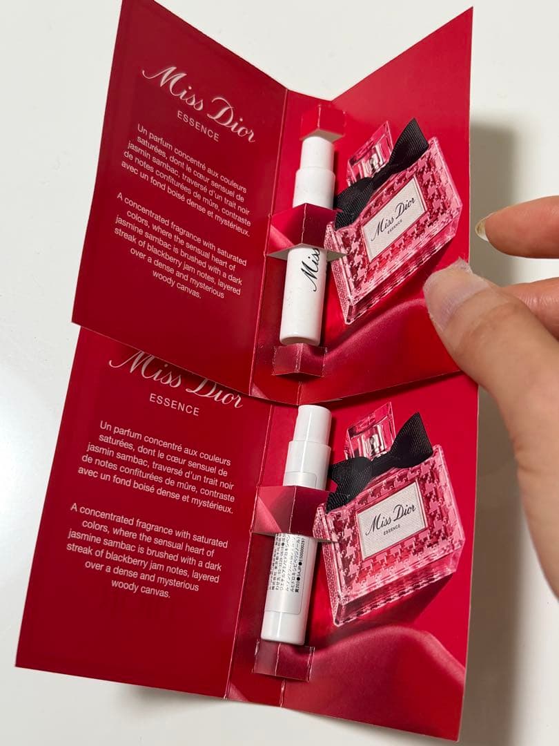 【新品✨】ディオール　ミスディオール エッセンス 香水 サンプル 1mL×2個の写真2枚目