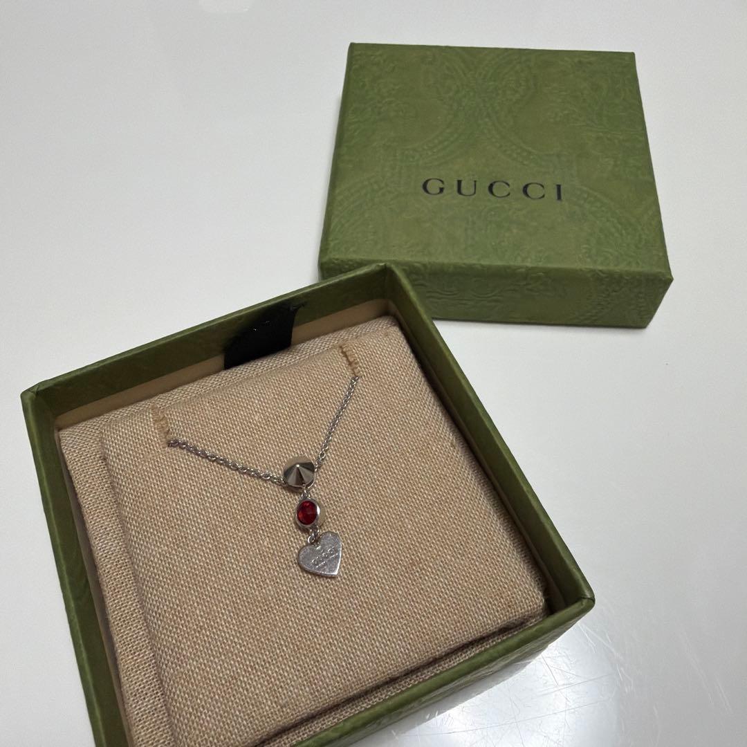 GUCCI ネックレス シルバー 925 レッドクリスタル ハート ペンダント