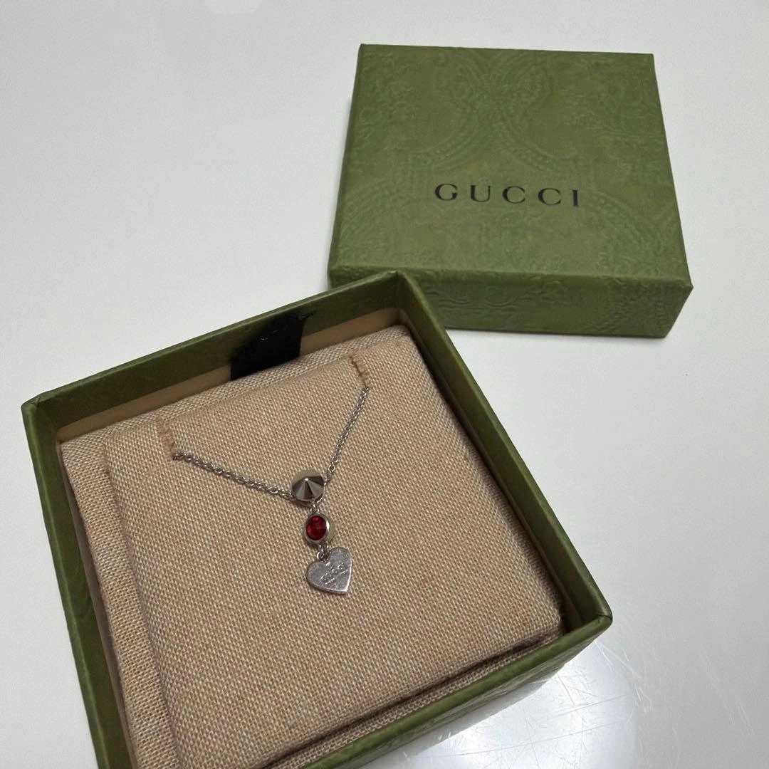 GUCCI ネックレス シルバー 925 レッドクリスタル ハート ペンダント