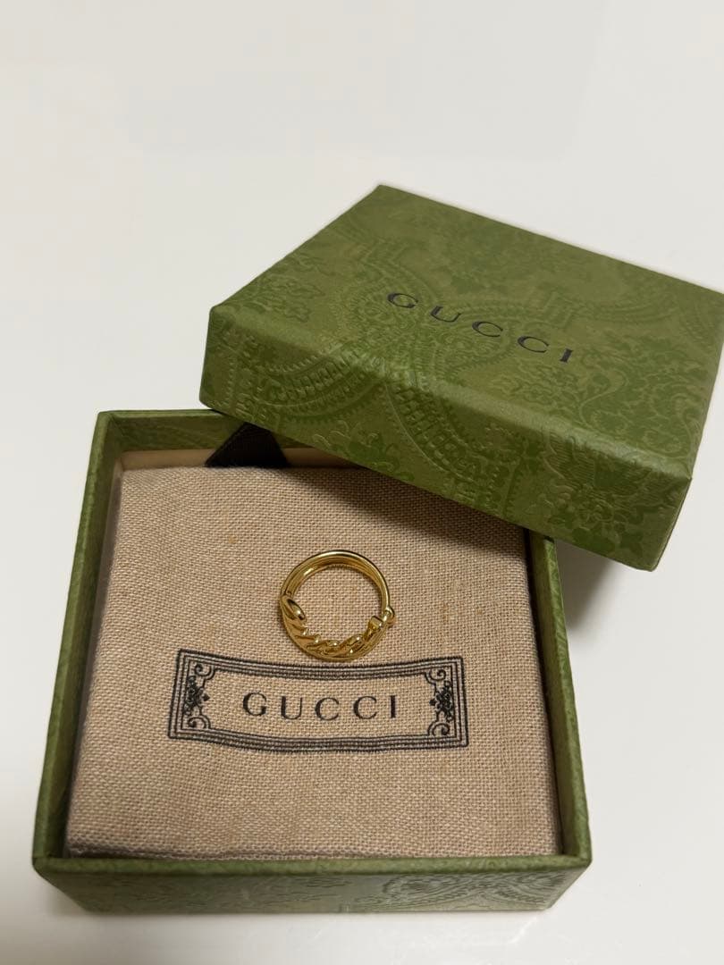 GUCCI ロゴリング ゴールドカラー （XS）の写真2枚目