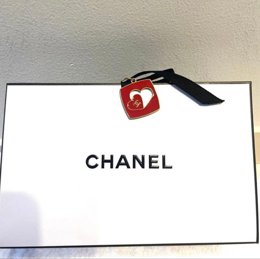 【新品未使用】CHANELココデニム　ハイライト　春限定 ショッパー付きの写真2枚目