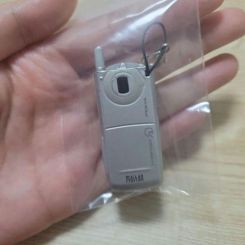 平成レトロ SH901iC ミニチュア 携帯ストラップ FOMA ガラケーの写真2枚目