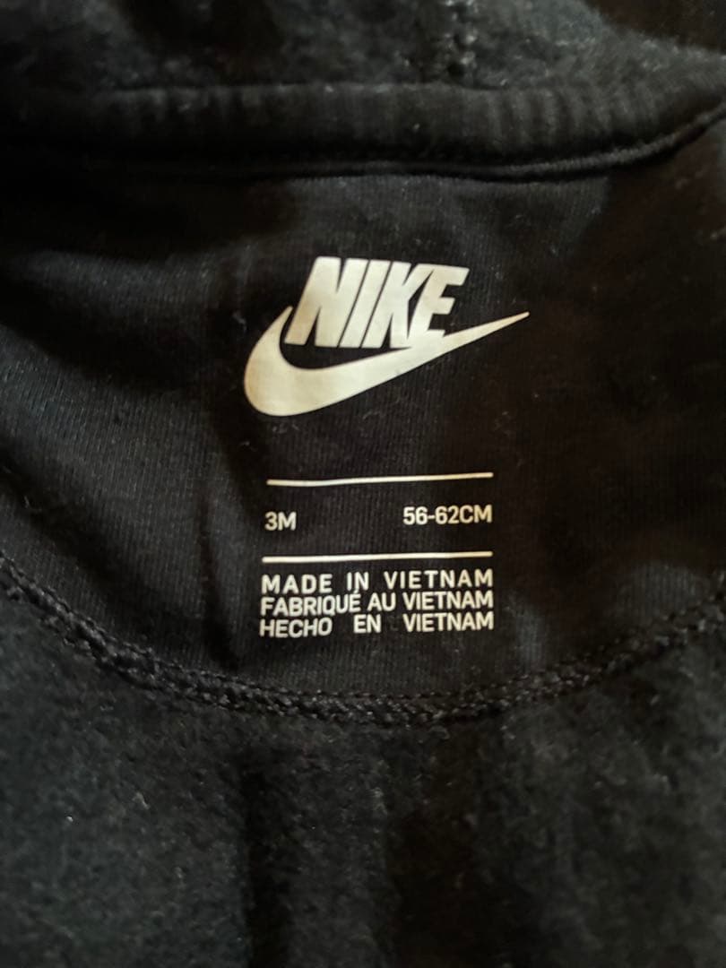 【美品】NIKEベビーフード付きカバーオール／ロンパース3M（56〜62cm）の写真3枚目