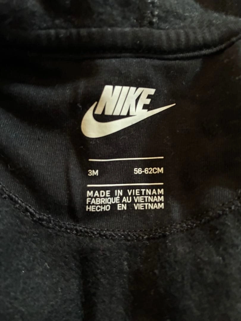 【美品】NIKEベビーフード付きカバーオール/ロンパース3M(56〜62cm)の写真3枚目