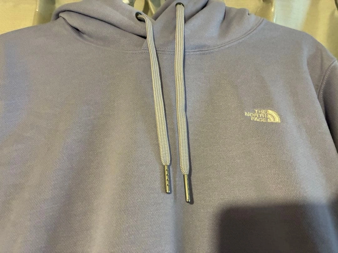 【美品】THE NORTH FACE パーカー ライトパープル Sの写真2枚目