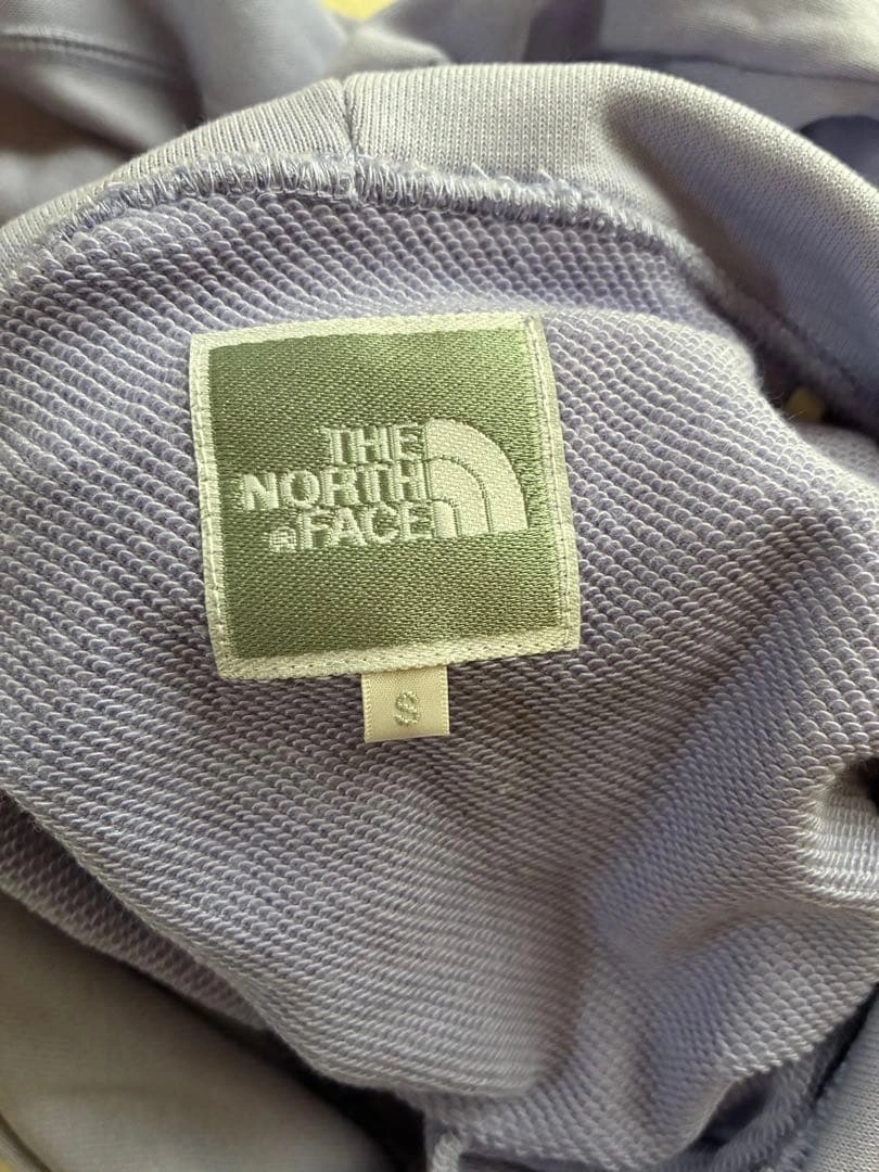 【美品】THE NORTH FACE パーカー ライトパープル Sの写真3枚目