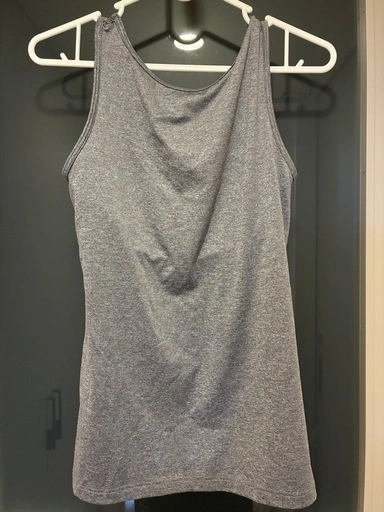 Reebok タンク トップ グレー Mサイズ トレーニングウェア リーボックの写真2枚目