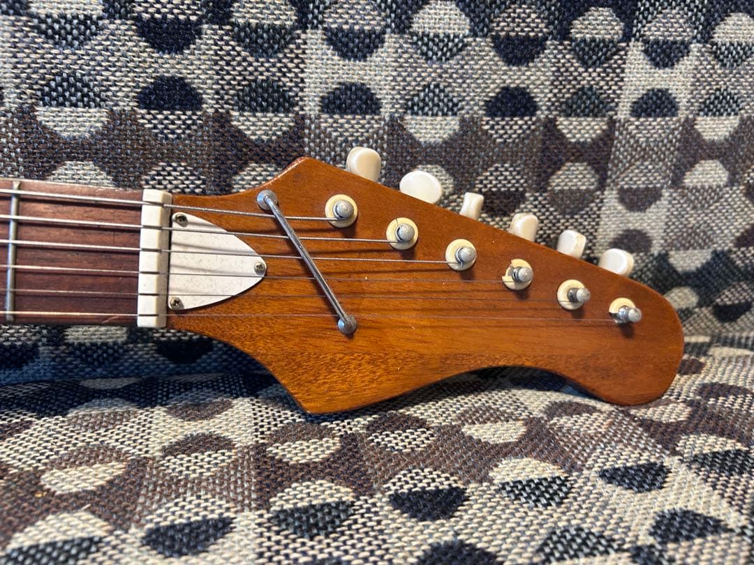 ビザールギター Kawai? Hound Dog Taylorの写真2枚目