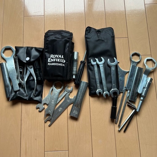 ロイヤルエンフィールド車載工具